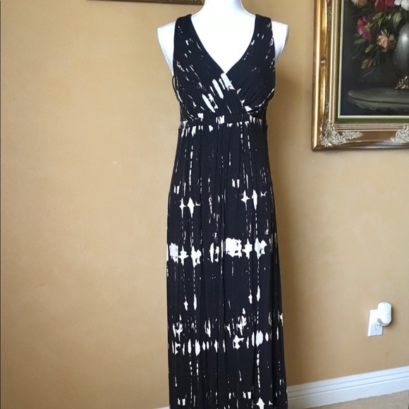 Matty M Dresses & Skirts - Marty M Brown Tan Jersey Knit Maxi V Dress, medium